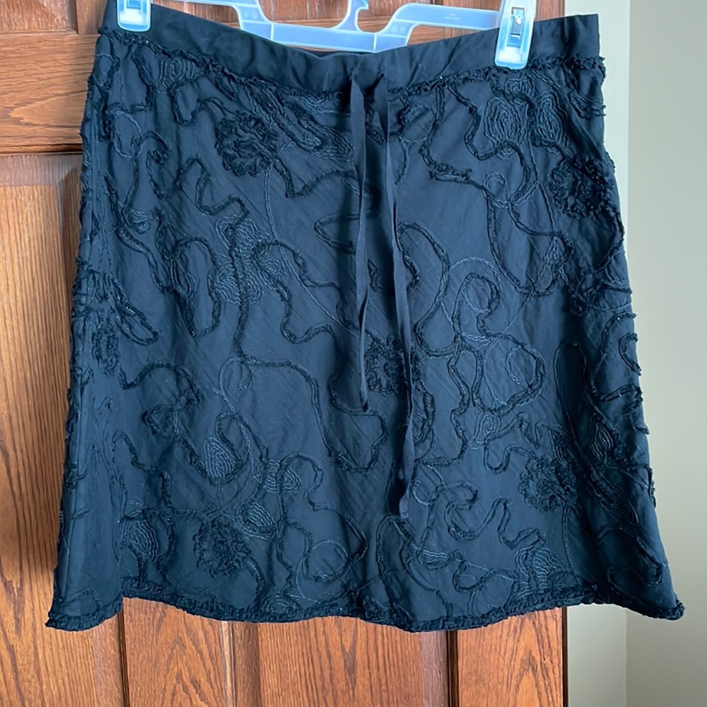 Max Studio black lined skirt. Size Large